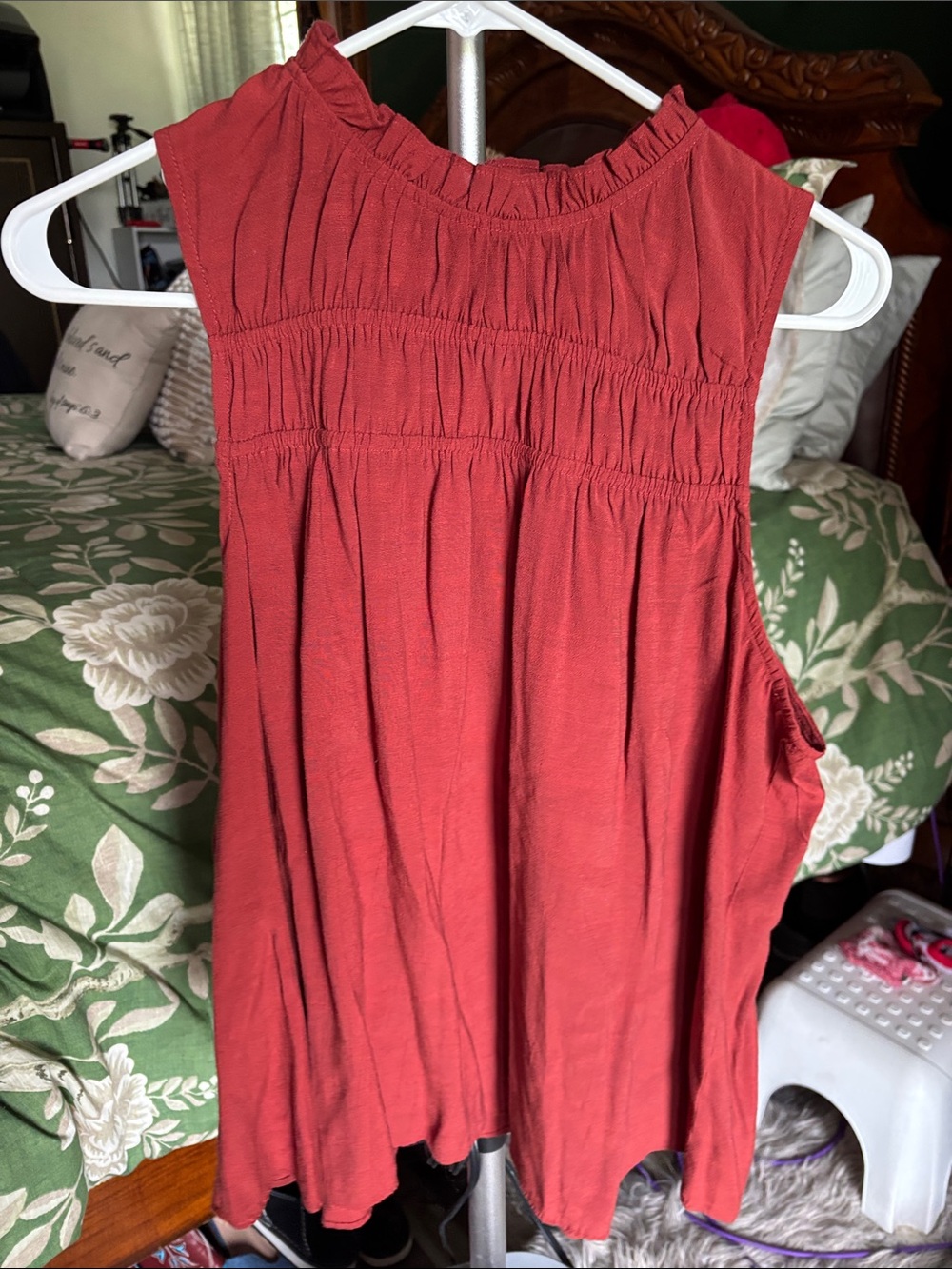 Nine West Rust Red Sleeveless Smocked Yoke Blouse